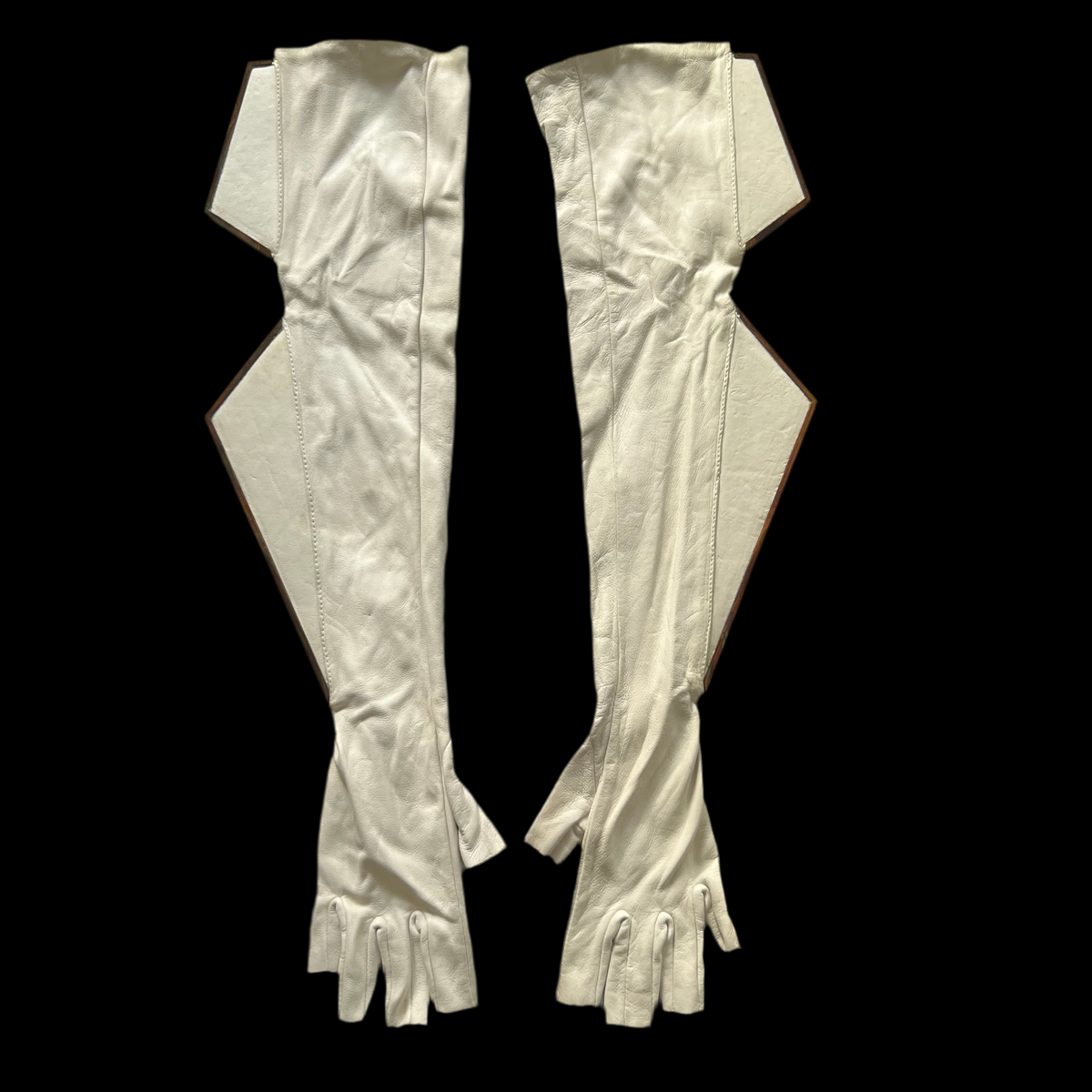 SAMPLE SALE METAL FINS GLOVES WOMENS 7.0